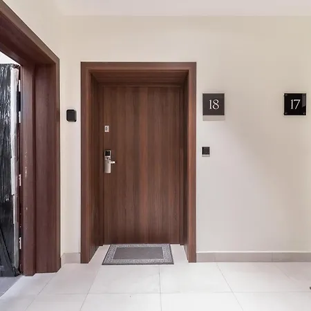 Old Town Comfy #18 By Bookinghost * Posen